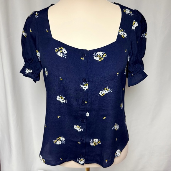 Elodie Navy Floral Button-Front Blouse – Size S – NWT - Picture 2 of 9